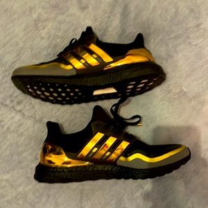 ADIDAS ULTRA BOOST GOLD
YYJ 606004 08/19
ART EG8102
#123587865 fFNW40DG18@086